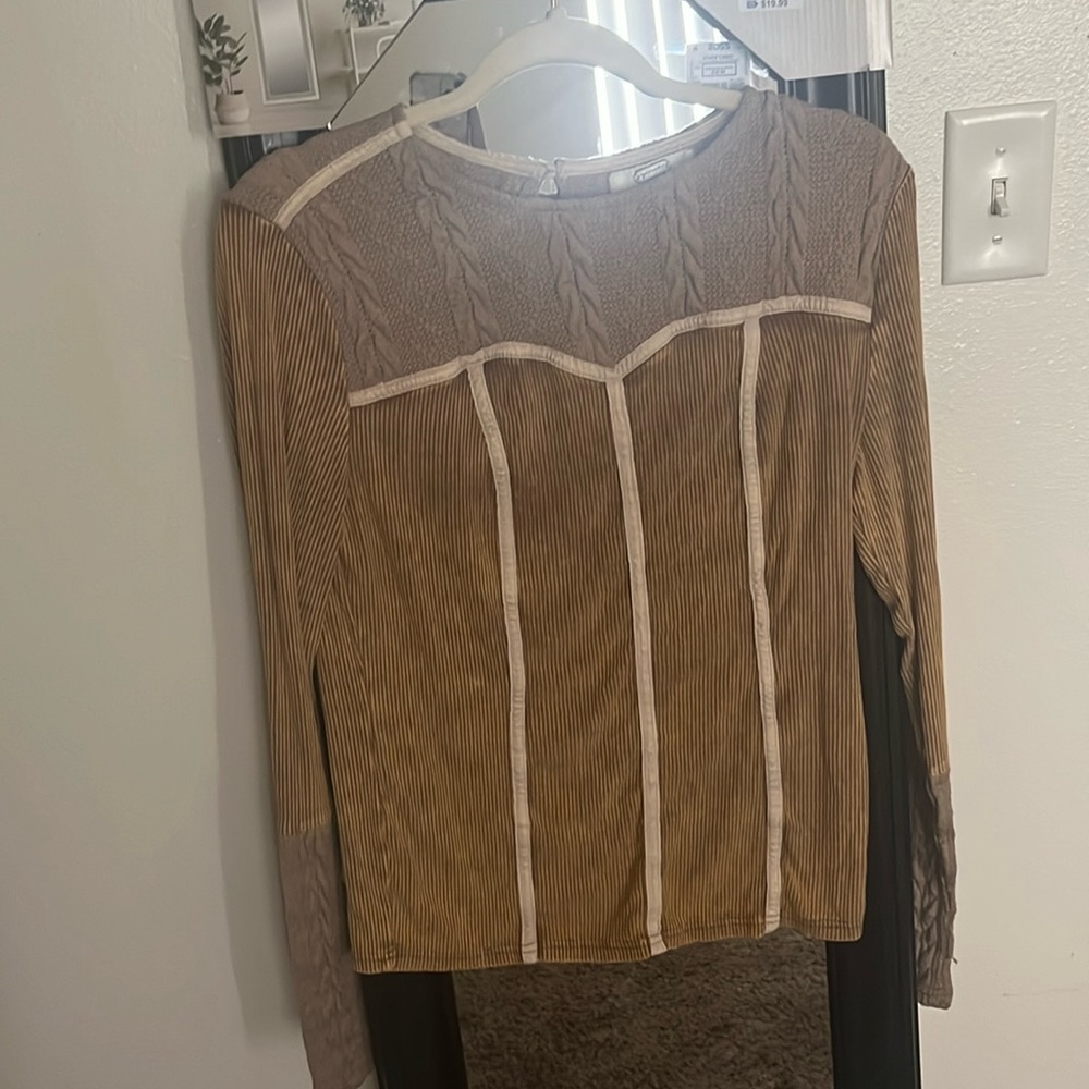 Women’s long sleeve shirt